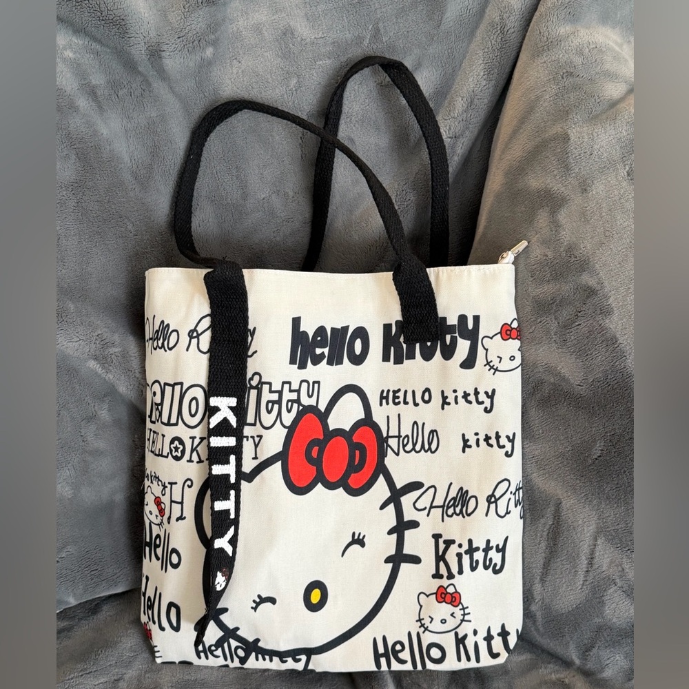 ❤️❤️SANRIO MYSTERY BUNDLE w/ Hello Kitty Canvas Zippered Tote